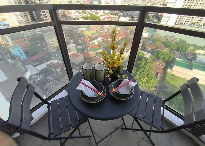 Unit Near Bay, Us Embassy & Iconic Tourist Spots 3* マニラ市
